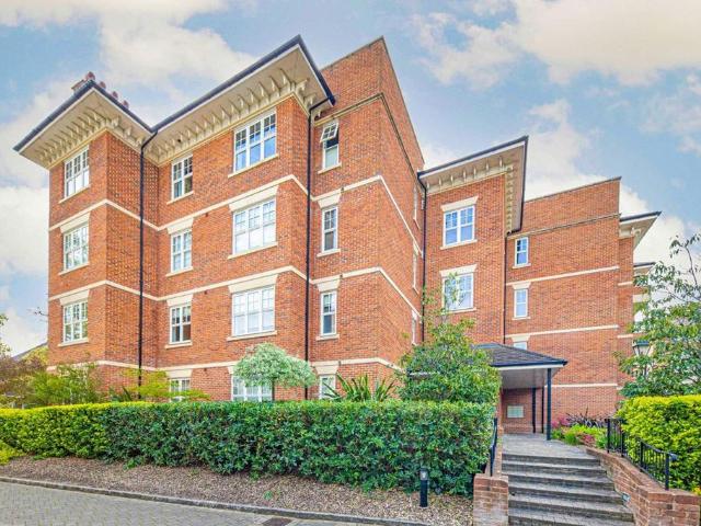 Apartment for rent in St Margarets, Greater London