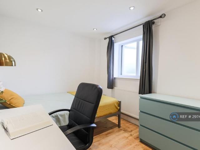 House for rent in Somers Town, Greater London