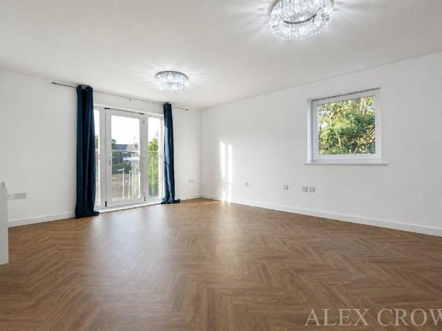 Apartment for rent in Seven Kings, Greater London