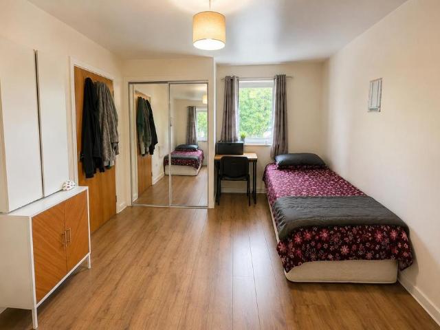 House for rent in London Borough of Redbridge, Greater London