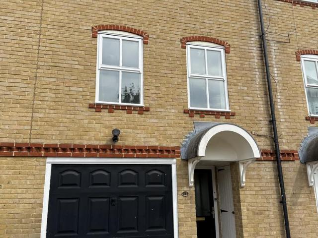 House for rent in Preston, Greater London
