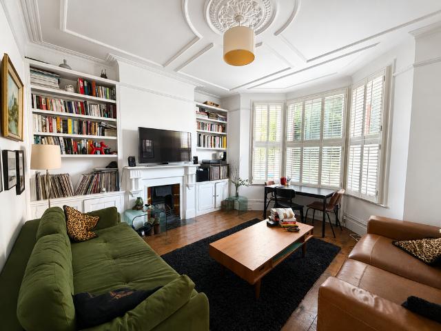 Apartment for rent in Brondesbury, Greater London