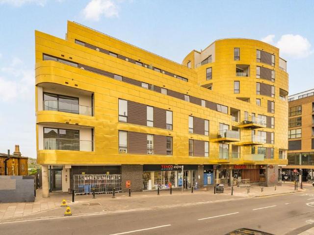 House for rent in Brondesbury, Greater London