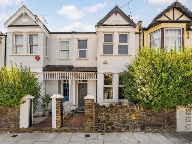 House for rent in Fallow Corner, Greater London