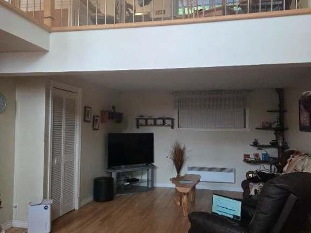 Room for rent in Saint-Lambert-de-Lauzon, Chaudière-Appalaches