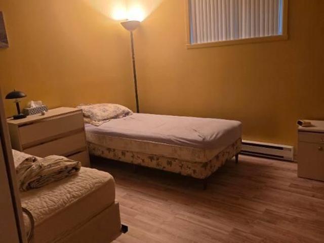 Room for rent in Saint-Lambert-de-Lauzon, Chaudière-Appalaches