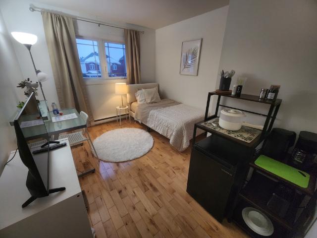Room for rent in Longueuil, Quebec