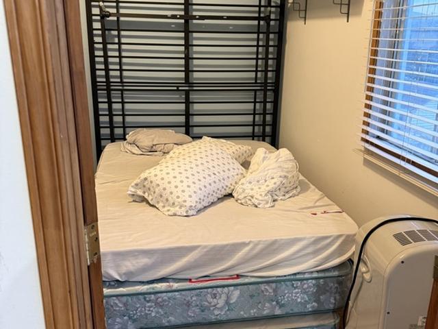 Room for rent in Longueuil, Quebec