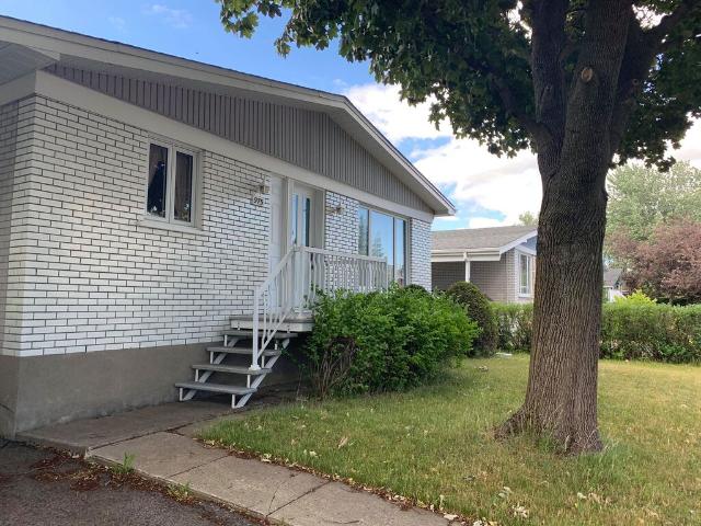 Room for rent in Longueuil, Quebec
