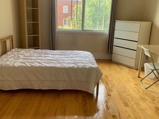 Room for rent in St. Leonard's, Quebec
