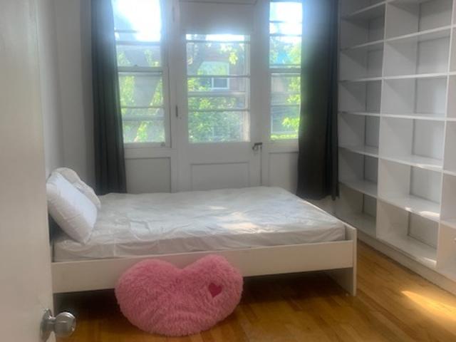 Room for rent in St. Leonard's, Quebec