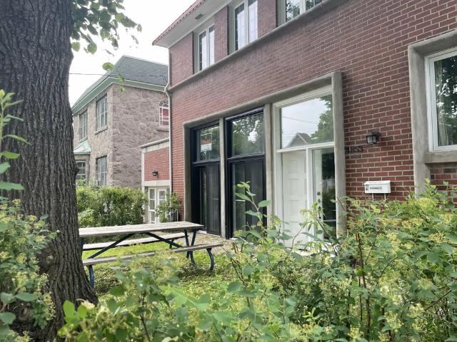 Room for rent in St. Leonard's, Quebec