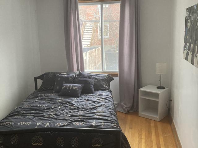 Room for rent in St. Leonard's, Quebec