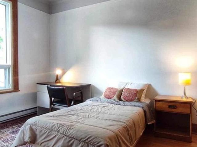 Room for rent in St. Leonard's, Quebec