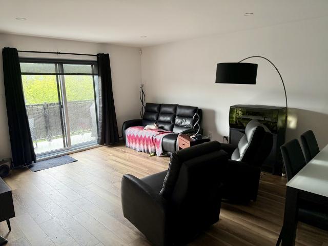 Room for rent in Les Collines-de-l'outaouais, Quebec