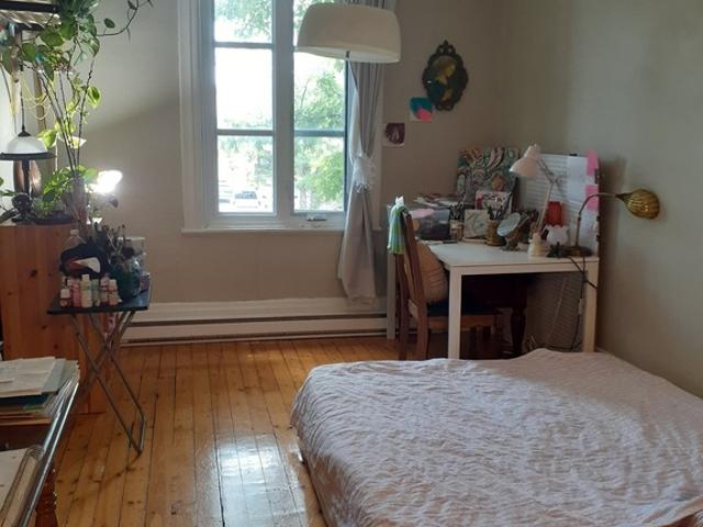 Room for rent in St. Leonard's, Quebec