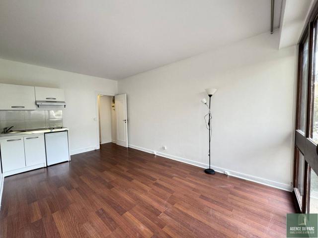 Studio location à Résidence de la Brosse, Ville-d'Avray