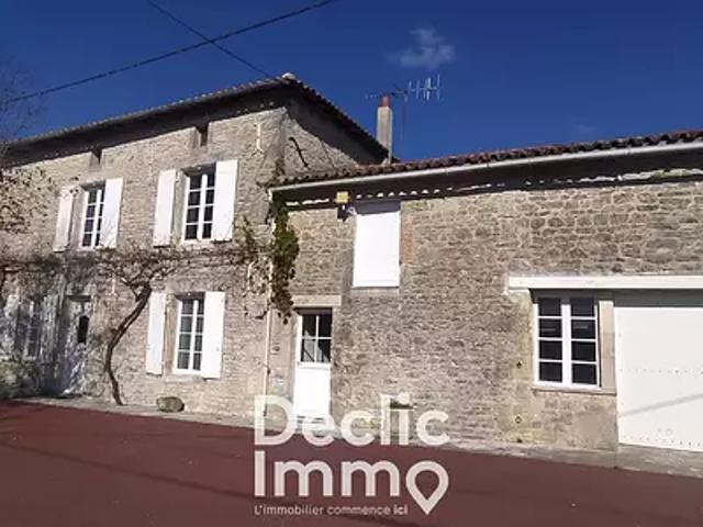 Maison vente à Confolens, Champagne-mouton