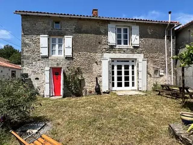 Maison vente à Confolens, Champagne-mouton