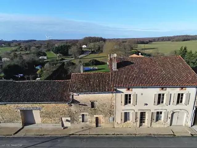 Maison vente à Confolens, Champagne-mouton