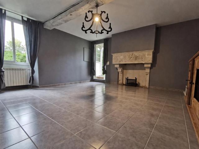Maison vente à Parthenay, Champdeniers-saint-denis
