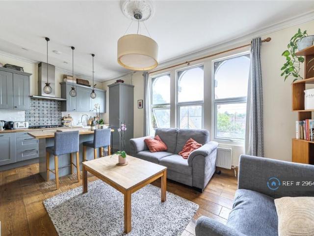 Apartment for rent in London Borough of Lewisham, Lower Sydenham