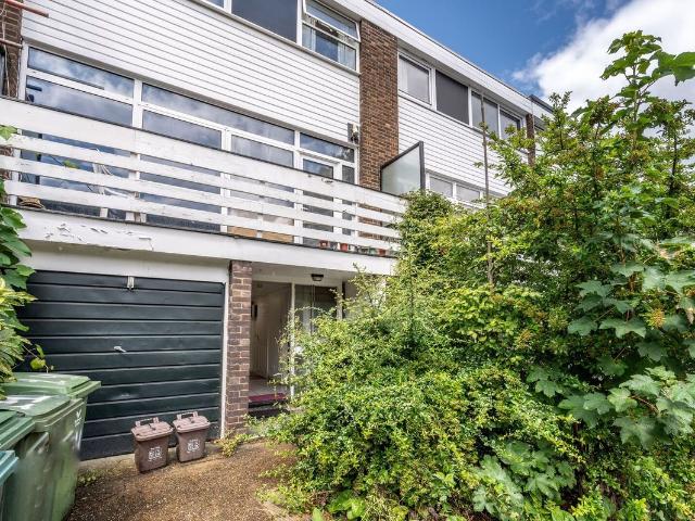 Apartment for rent in Denmark Hill, Greater London
