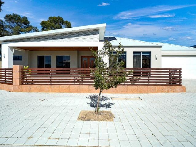 House for sale in Champion Lakes, Western Australia