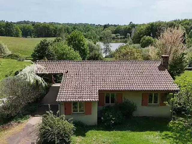 Maison vente à Nontron, Champs-romain