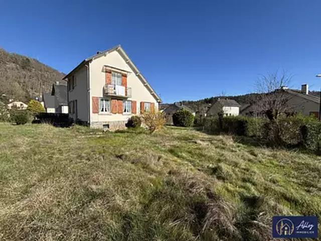 Maison vente à Mauriac, Champs-sur-tarentaine-marchal