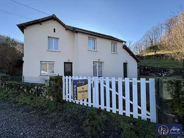 Maison vente à Mauriac, Champs-sur-tarentaine-marchal