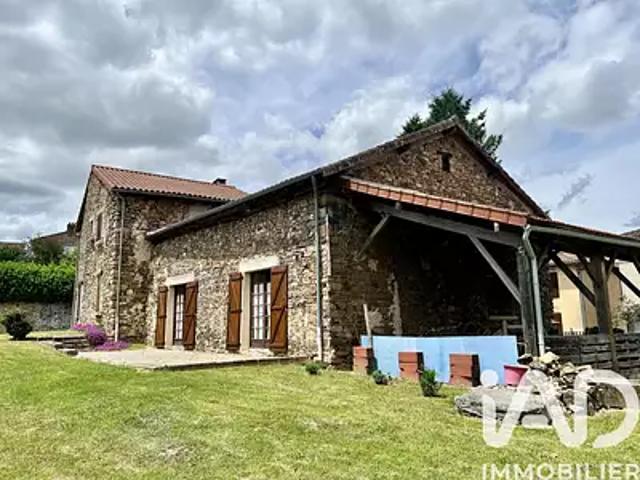 Maison vente à Rochechouart, Champsac