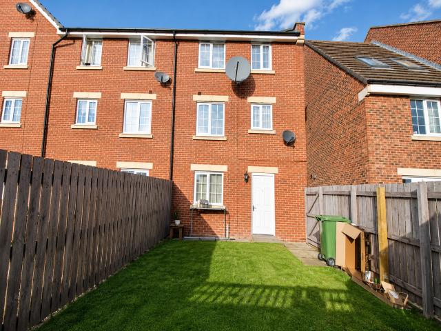 House for rent in Belle Isle, West Yorkshire