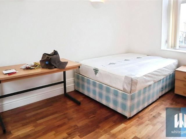 Room for rent in Highfields, Huddersfield