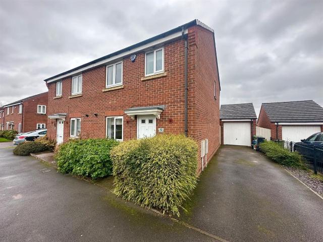 Apartment for rent in Tansey Green, West Midlands