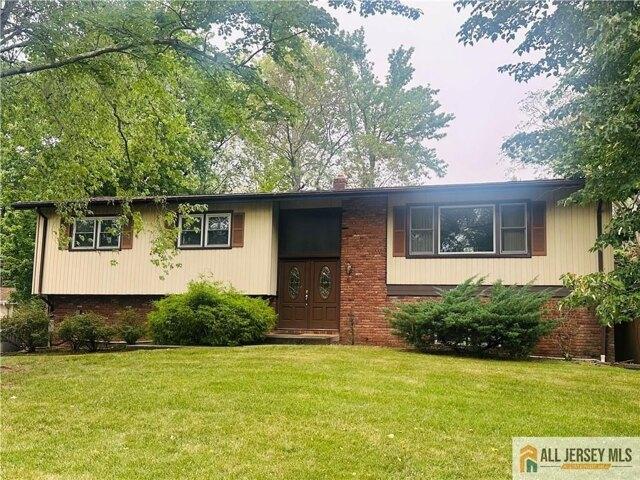 House for sale in Edison
