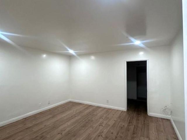 Apartment for rent in Canoga Park, California