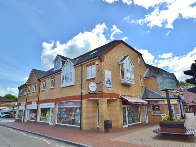Apartment for rent in Peverells Wood, Helford