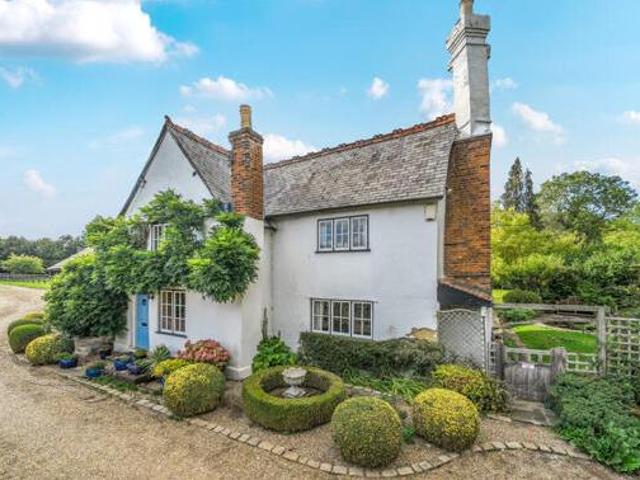 House for sale in Batchworth, Hertfordshire
