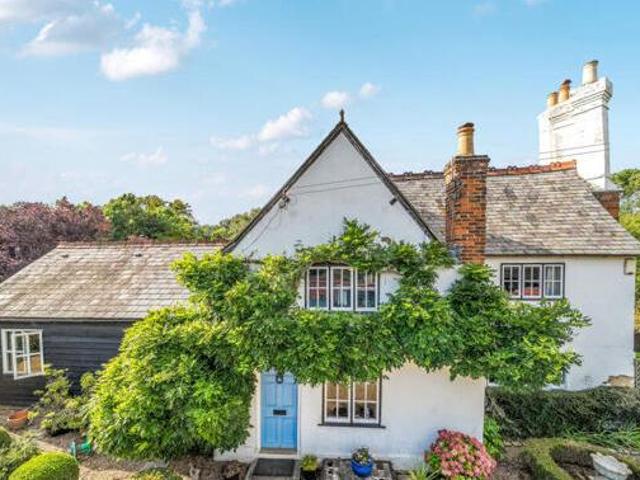House for sale in Batchworth, Hertfordshire