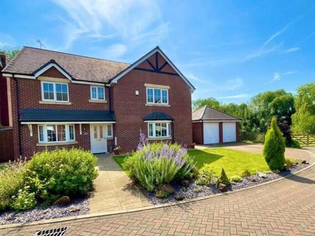House for sale in Stone, Baswich
