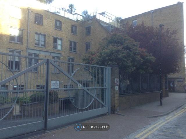 Apartment for rent in St. George in the East, Greater London