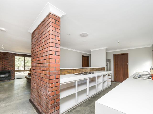 Cottage for sale in Gidgegannup, Western Australia