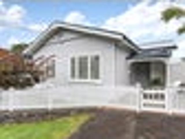 House for sale in Wairau Valley