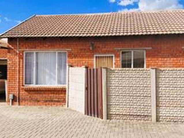 Townhouse for sale in Bloemfontein, Free State