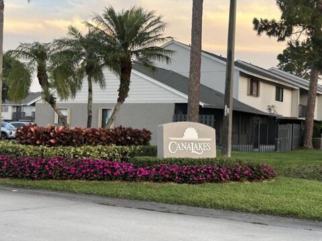 Condo for sale in Greenacres