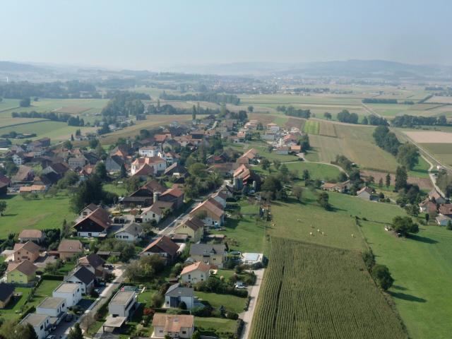 Einfamilienhaus kaufen in Dompierre (VD), Waadt