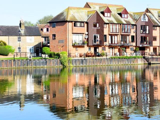 House for rent in Eton