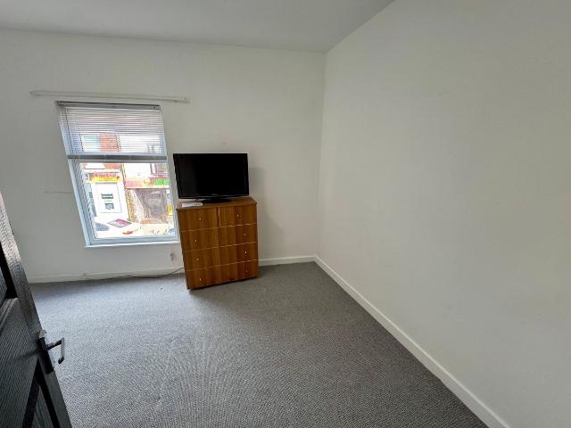Apartment for rent in Turpin Green, Firbank