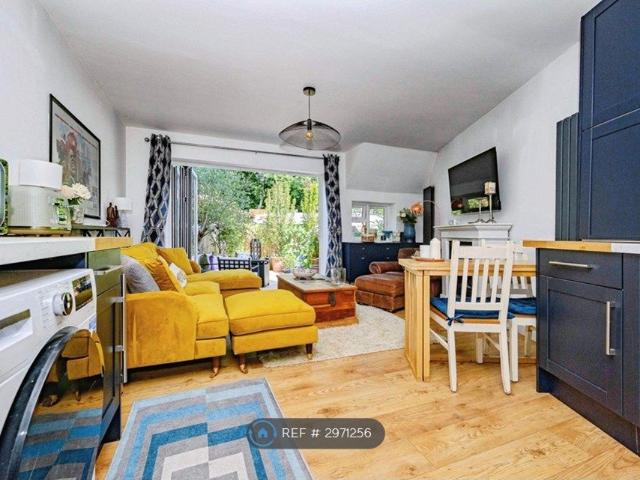 House for rent in Pouchen End, Hertfordshire